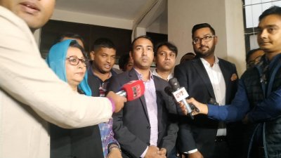 মনোনয়ন বৈধ ঘোষণার পর তাৎক্ষণিক প্রতিক্রিয়া জানান তাবিথ আউয়াল
