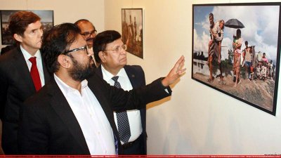 ফ্ল্যাশ অন রোহিঙ্গা জেনোসাইড শীর্ষক আলোকচিত্র প্রদর্শনী (ছবি-ফোকাস বাংলা) 