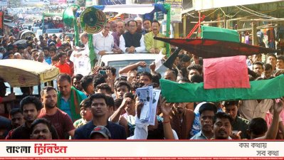গণসংযোগে মোছলেম উদ্দিন আহমদ