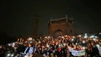 দিল্লি জামে মসজিদে ভারতের জাতীয় সংগীত গাইলেন বিক্ষোভকারীরা
