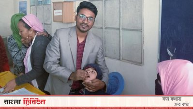 শিশুকে খাওয়ানো হচ্ছে ভিটামিন &lsquo;এ&rsquo; ক্যাপসুল