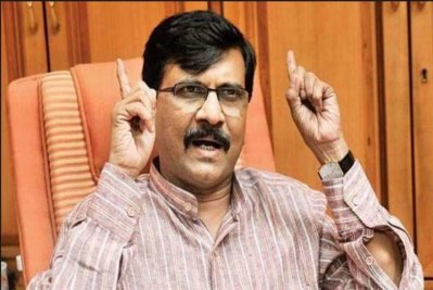 তালেবান স্টাইলে ভারত চলতে পারে না: দীপিকার সমর্থনে শিবসেনা
