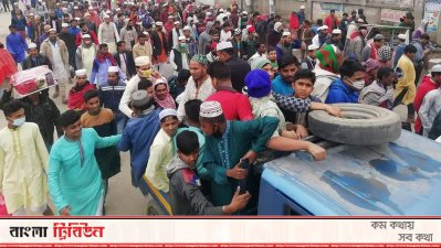 ইজতেমা ফেরত মুসল্লিদের ভোগান্তিতে মোটরসাইকেল