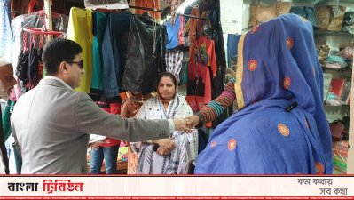 নির্বাচনি প্রচারণায় শেখ ফজলে নূর তাপস