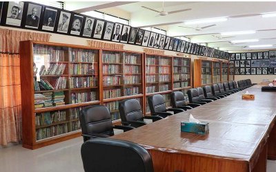শত বছর ধরে আলো ছড়াচ্ছে নওগাঁর সবিতা চক্রবর্তী গ্রন্থাগার