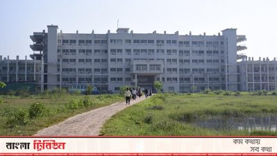 কলেজ আছে হাসপাতাল নেই, শিক্ষার্থীদের দুর্ভোগ