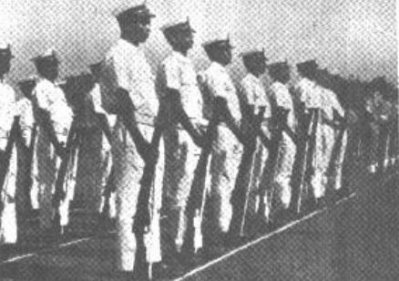 বঙ্গবন্ধুকে গার্ড অব অনার জানাতে প্রস্তুত নৌবাহিনীর সদস্যরা