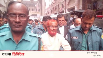আদালত চত্বরে এটিএম আজহারুল ইসলাম