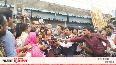 নির্বাচনি প্রচারে বক্তব্য রাখছেন আতিকুল ইসলাম