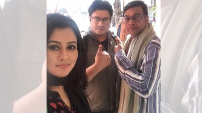 ভোট দিয়েই নোয়াখালীর উদ্দেশে ছুট