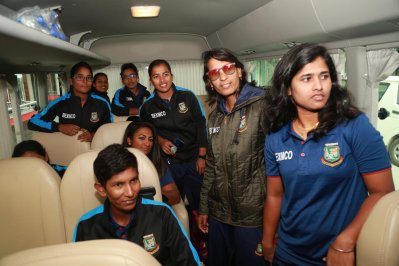 অস্ট্রেলিয়া যাচ্ছেন সালমারা