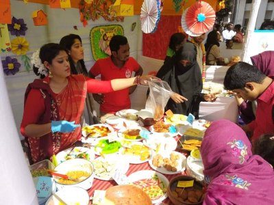 চট্টগ্রাম বিশ্ববিদ্যালয়ে শিক্ষার্থীদের হাতে তৈরি পিঠা উৎসব