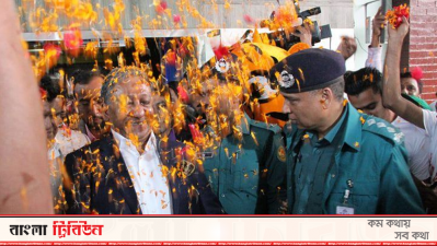 বিশ্বচ্যাম্পিয়নদের আগমনে উৎসবমুখর বিমানবন্দর (ফটো স্টোরি)