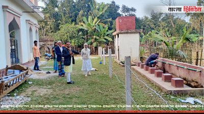 কাঁটা তারের বেড়া দিয়ে মসজিদের জায়গা দখল