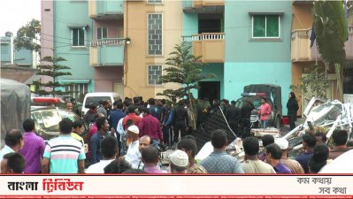 উচ্ছেদ অভিযানে র‍্যাব অফিসের দেয়াল ভেঙে ম্যাজিস্ট্রেট লাঞ্ছিত