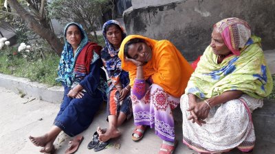 সোনিয়ার মা, খালা ও নানী