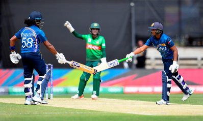 ৯ উইকেটে বাংলাদেশকে হারিয়েছে শ্রীলঙ্কা। 