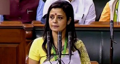 মহুয়া মৈত্র