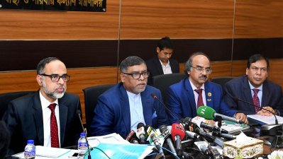 মঙ্গলবার (৩ মার্চ) সচিবালয়ে স্বাস্থ্য ও পরিবার কল্যাণ মন্ত্রণালয়ের সভাকক্ষে আয়োজিত সংবাদ সম্মেলনে স্বাস্থ্যমন্ত্রী (ছবি পিআইডি)