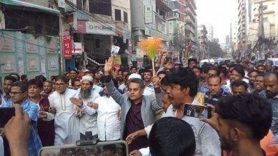 নির্বাচনি প্রচারণায় শেখ রবিউল আলম রবি