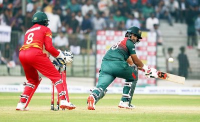 ৪৩ ওভারের ম্যাচে ২০০ ছাড়ালো বাংলাদেশ