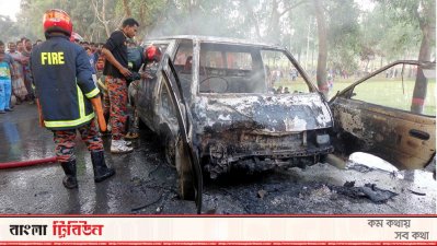 অ্যাম্বুলেন্সের ধাক্কায় দুই মোটরসাইকেল আরোহী নিহত