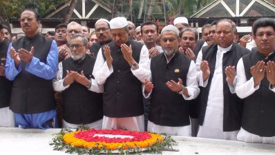 বঙ্গবন্ধুর সমাধিতে শ্রদ্ধা জানিয়েছেন আওয়ামী লীগের কেন্দ্রীয় নেতারা