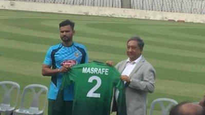 ‘পিছু হটার লোক না মাশরাফি’