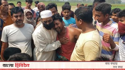 কেয়ার লাশ শনাক্ত করেন তার বাবা