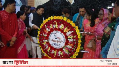 ময়মনসিংহে জাতির পিতার প্রতিকৃতিতে শ্রদ্ধা নিবেদন করেন সিটি মেয়র ইকরামুল হক টিটু