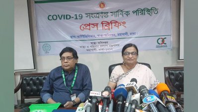 ব্রিফ করছেন আইইডিসিআর এর পরিচালক ডা. মীরজাদী সেব্রিনা ফ্লোরা