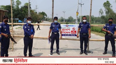 মুলিবাড়ি সড়ক বন্ধ করে পুলিশি পাহারা  