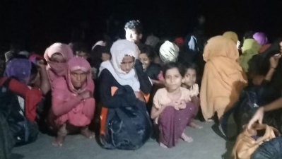 টেকনাফে মালয়েশিয়া ফেরত ৩ শতাধিক রোহিঙ্গা আটক