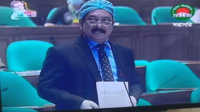 সংসদ অধিবেশনে শোক প্রস্তাবে অংশ নিয়ে বক্তব্য রাখছেন জাতীয় পার্টির মশিউর রহমান রাঙা