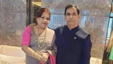 স্ত্রীর সঙ্গে এমপি কাজী কেরামত