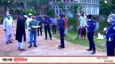 সরাইলে পুলিশের তদন্ত দলের সদস্যরা