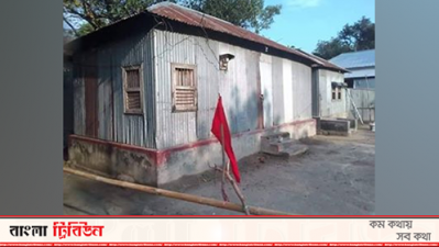 করোনা পজিটিভ, তবুও স্বাভাবিক আছেন পোশাককর্মী