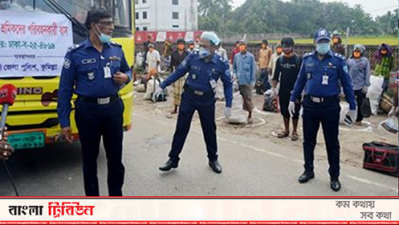 পুলিশের সহায়তায় বাড়ি ফিরলেন আটকে পড়া ৪৩ শ্রমিক