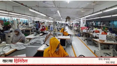 শ্রমিকদের মাঝে ফাঁকা রেখে কাজ করানো হচ্ছে