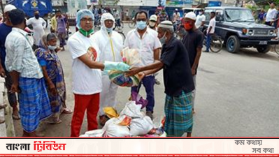 যশোর শহরসহ বিভিন্ন স্থানে এমপি নাবিলের পক্ষে খাদ্যসামগ্রী বিতরণ