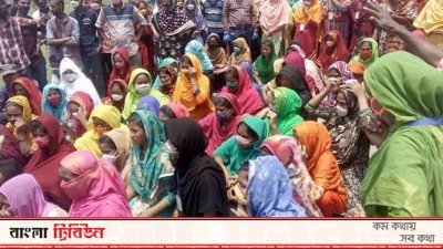 আশুলিয়ায় পোশাক শ্রমিকদের বিক্ষোভ