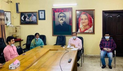 অনলাইনে বক্তব্য রাখছেন তথ্যমন্ত্রী ড. হাছান মাহমুদ