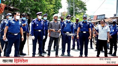 জনসমাগম বন্ধে সাতক্ষীরা পুলিশের মহড়া