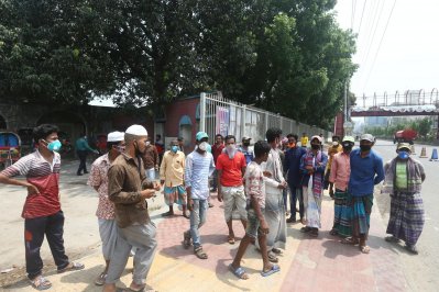 অস্তিত্ব সংকটে দিনচুক্তির শ্রমিক