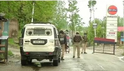 কাশ্মিরে গোলাগুলি, সেনাবাহিনীর মেজর-কর্নেলসহ নিহত ৫