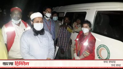 বড় ভাইয়ের হাতে তুলে দেওয়া হয় নোম্যানস ল্যান্ডে পড়ে থাকা সেই নারীকে 