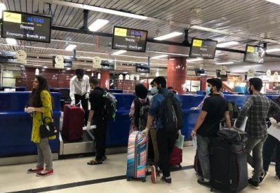 ফিরিয়ে নেওয়া হচ্ছে করোনায় আটকে পড়া ভারতীয়দের