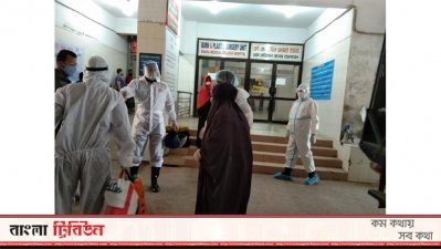 হাসপাতাল থেকে করোনা আক্রান্ত ওই মা ও তার শিশুকে বাসায় পৌঁছে দেওয়ার ব্যবস্থা করছে পুলিশ
