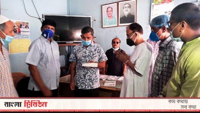 এমপি’র হাতে অনুকূলচন্দ্র আশ্রমের ৫ লাখ টাকার চেক
