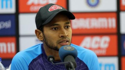 দেশের মর্যাদা ক্ষুণ্ন করা ভুয়া বিডারদের মুশফিকের ধিক্কার